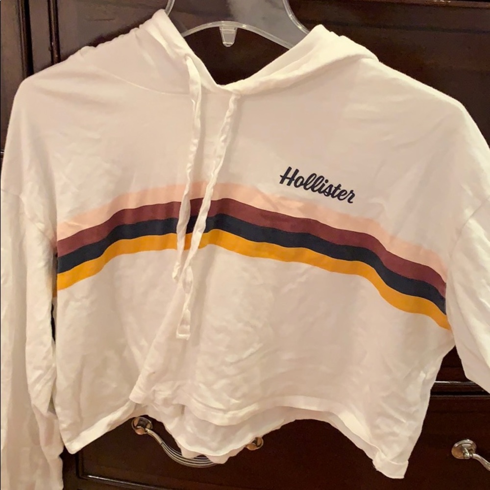 hollister cropped boyfriend tee, long sleeved